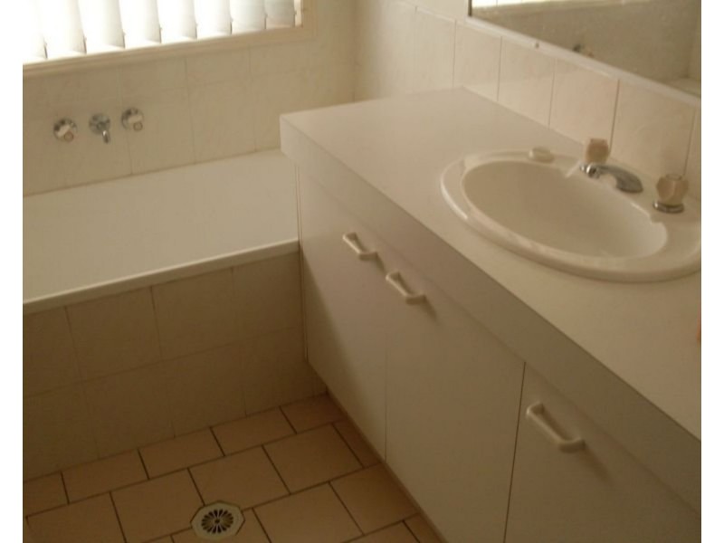 44 Fairview Court, Arundel QLD 4214