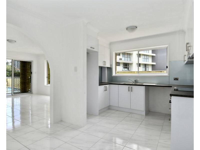 2/14 Vista Street, Surfers Paradise QLD 4217