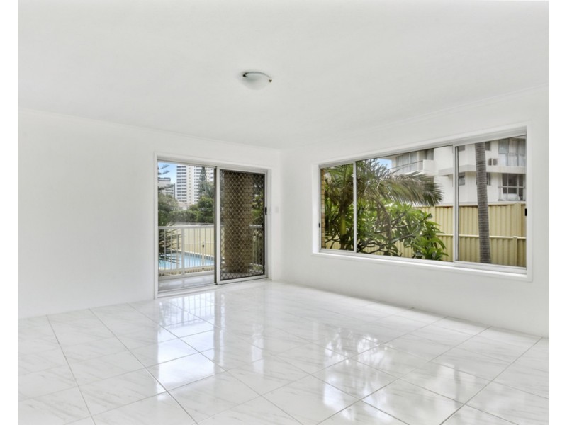 2/14 Vista Street, Surfers Paradise QLD 4217