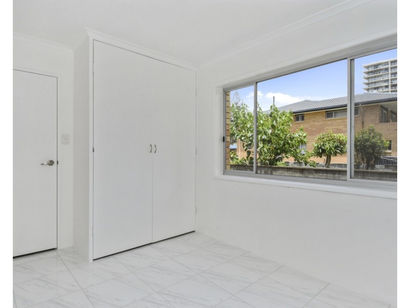 2/14 Vista Street, Surfers Paradise QLD 4217