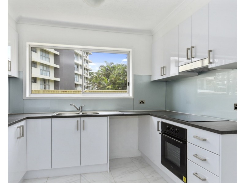 2/14 Vista Street, Surfers Paradise QLD 4217