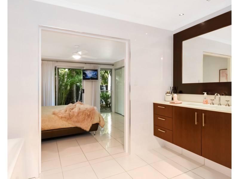 21 Dunbarton Avenue, Sorrento QLD 4217