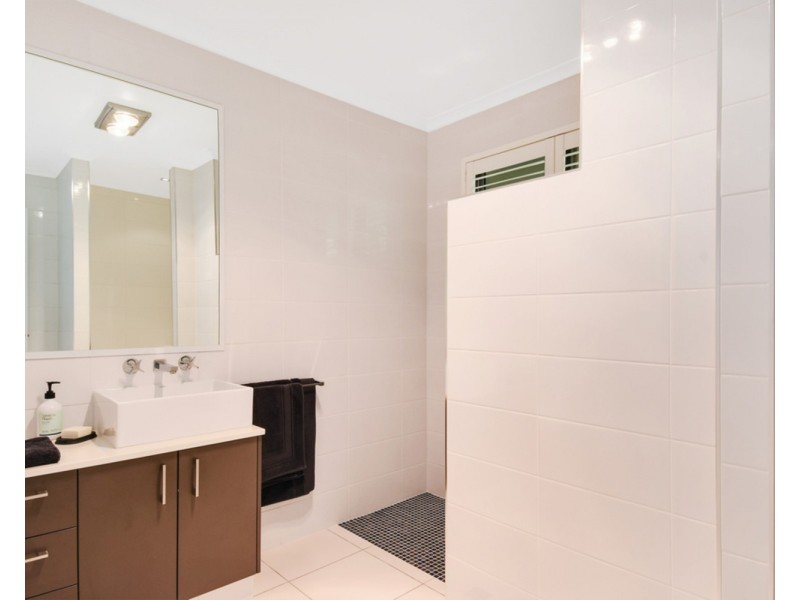 21 Dunbarton Avenue, Sorrento QLD 4217