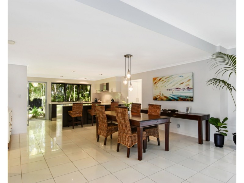 21 Dunbarton Avenue, Sorrento QLD 4217