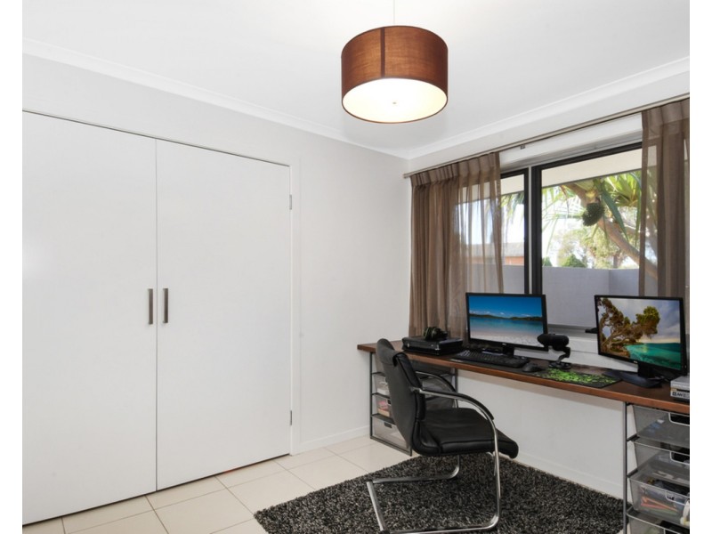 21 Dunbarton Avenue, Sorrento QLD 4217