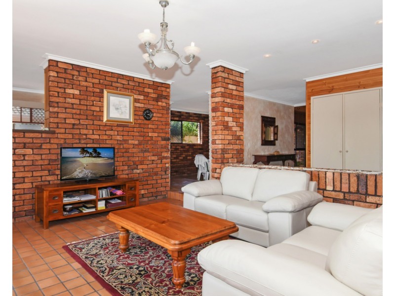 51 Boomerang Crescent, Sorrento QLD 4217