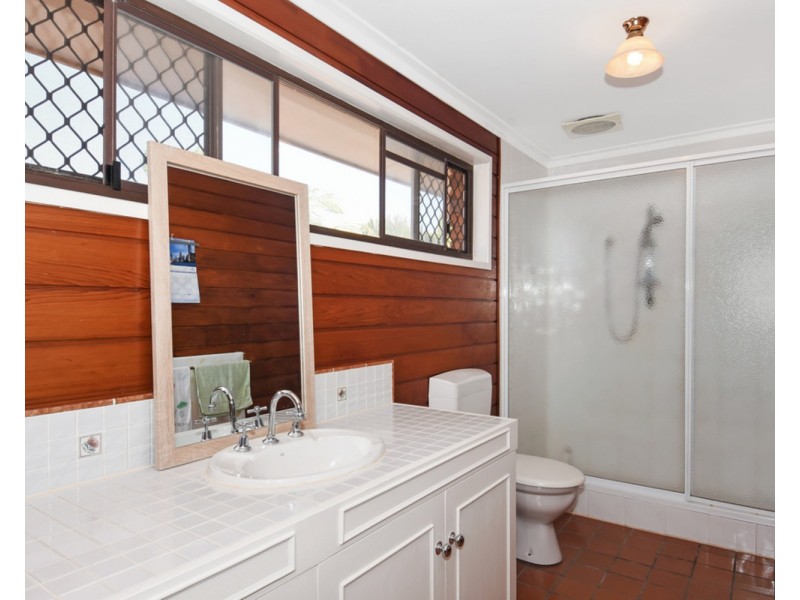 51 Boomerang Crescent, Sorrento QLD 4217