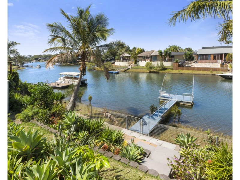 73 Witt Avenue, Carrara QLD 4211