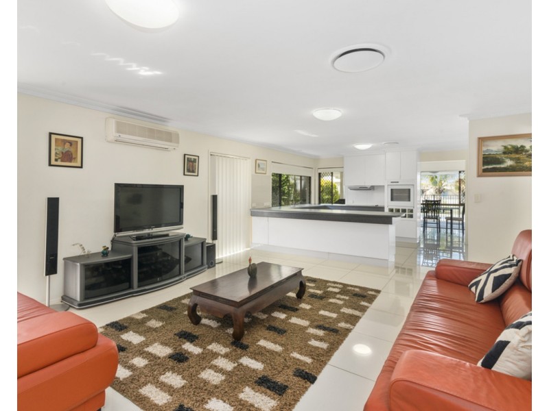 73 Witt Avenue, Carrara QLD 4211