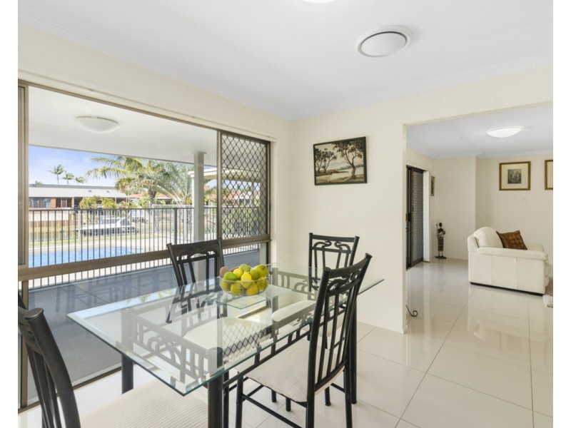 73 Witt Avenue, Carrara QLD 4211
