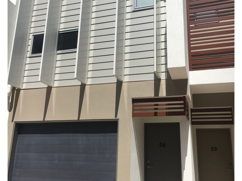 36/3028 Emerald Lakes Drive, Carrara QLD 4211