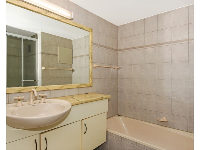22/Surfers Hawiian 2890 Gold Coast Highway, Surfers Paradise QLD 4217