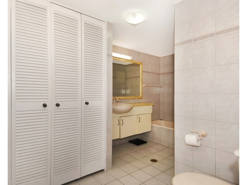 22/Surfers Hawiian 2890 Gold Coast Highway, Surfers Paradise QLD 4217