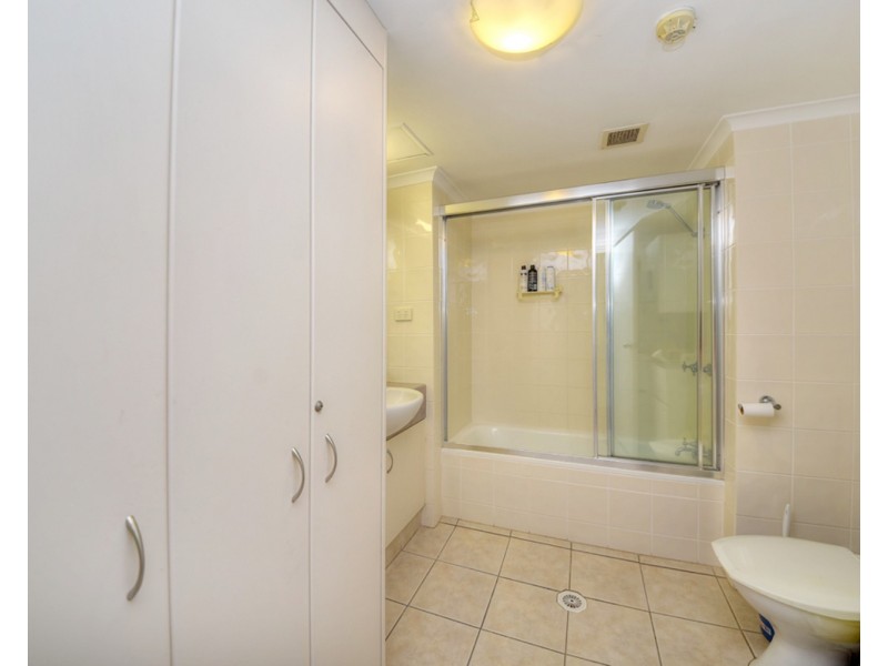 Aristocrat/19 Aubrey Street, Surfers Paradise QLD 4217