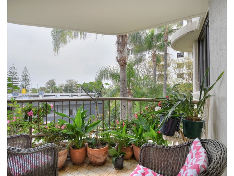 Aristocrat/19 Aubrey Street, Surfers Paradise QLD 4217