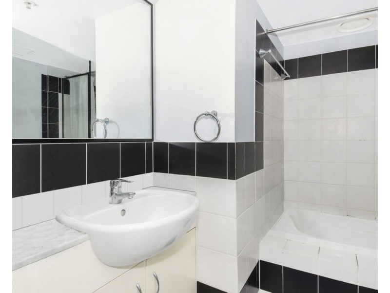 101/2865 Gold Coast Highway, Surfers Paradise QLD 4217