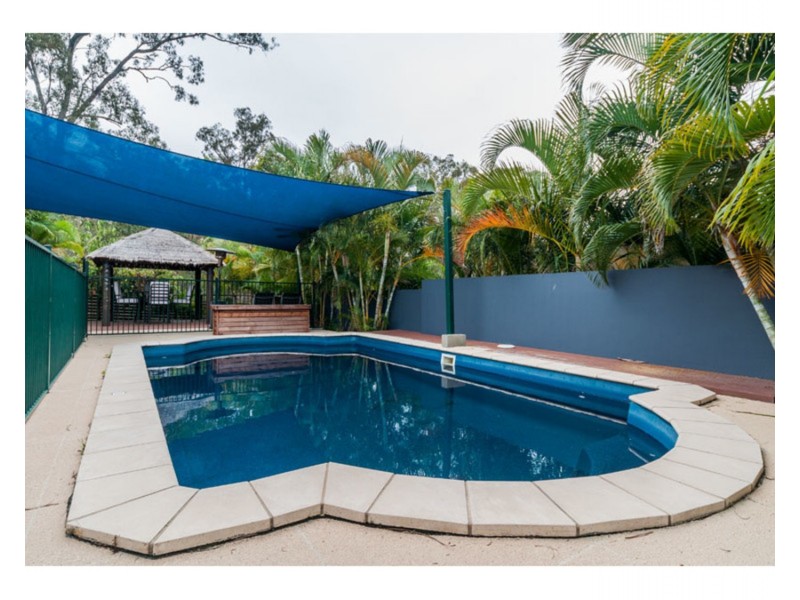 16 Leeds Close, Arundel QLD 4214