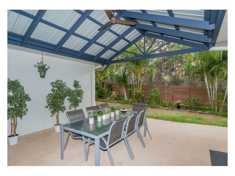 16 Leeds Close, Arundel QLD 4214