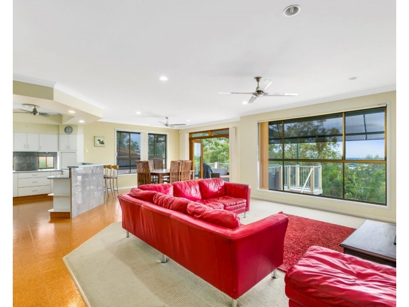 106 Armstrong Way, Highland Park QLD 4211
