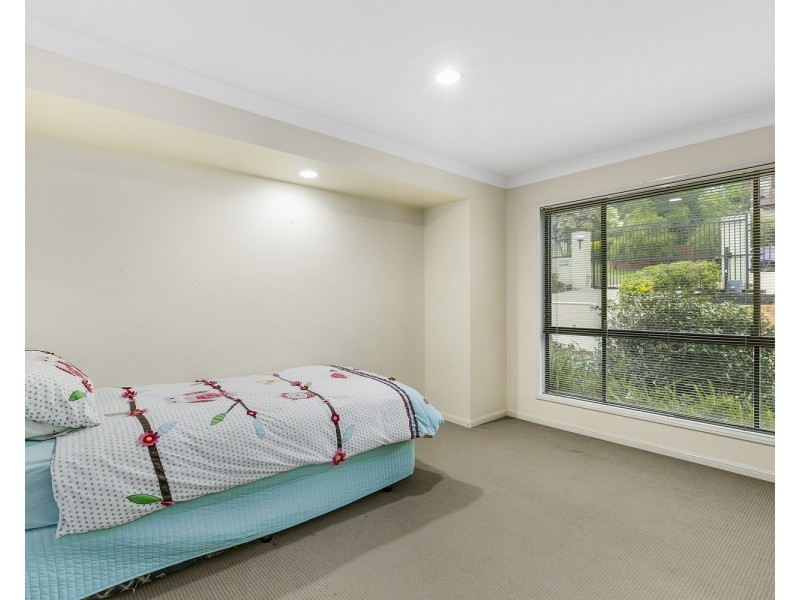 106 Armstrong Way, Highland Park QLD 4211