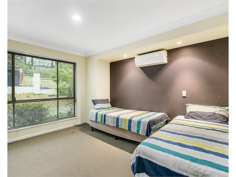 106 Armstrong Way, Highland Park QLD 4211