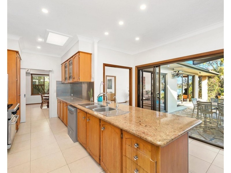 20 Argyle Crescent, Sorrento QLD 4217