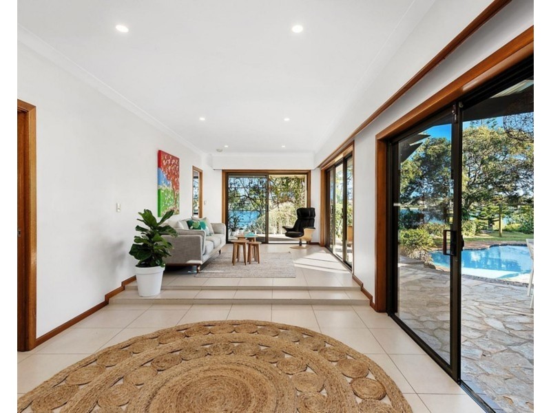 20 Argyle Crescent, Sorrento QLD 4217