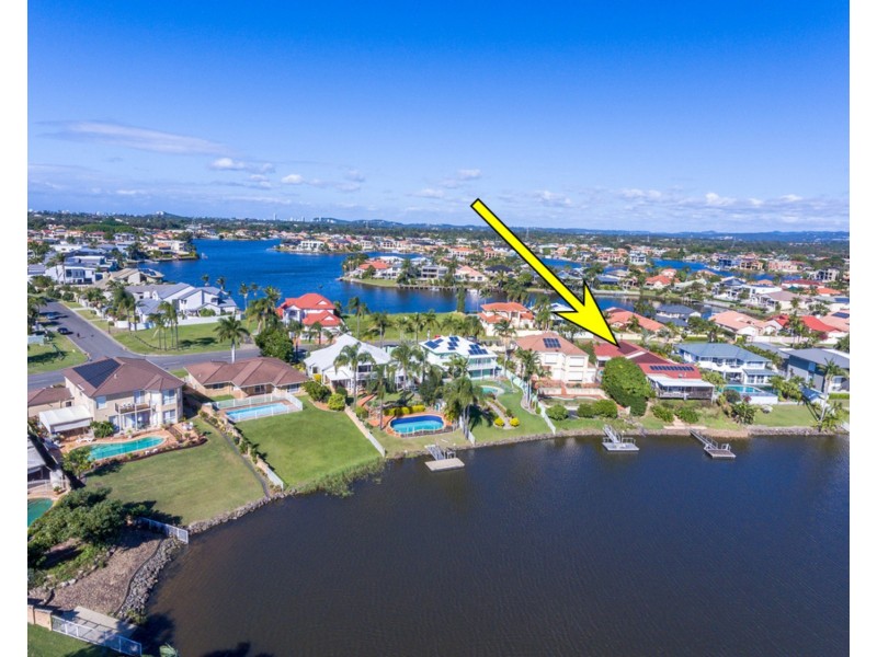33 Martinique Way, Clear Island Waters QLD 4226