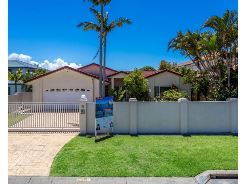 33 Martinique Way, Clear Island Waters QLD 4226