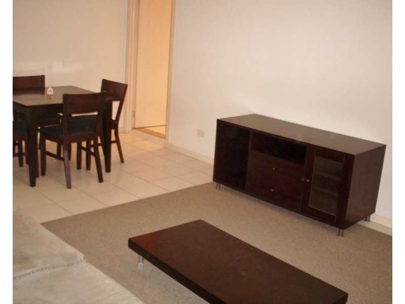 4/1958 Gold Coast Highway, Miami QLD 4220