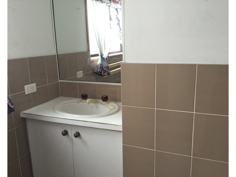 8/268 stanhill Drive, Chevron Island QLD 4217