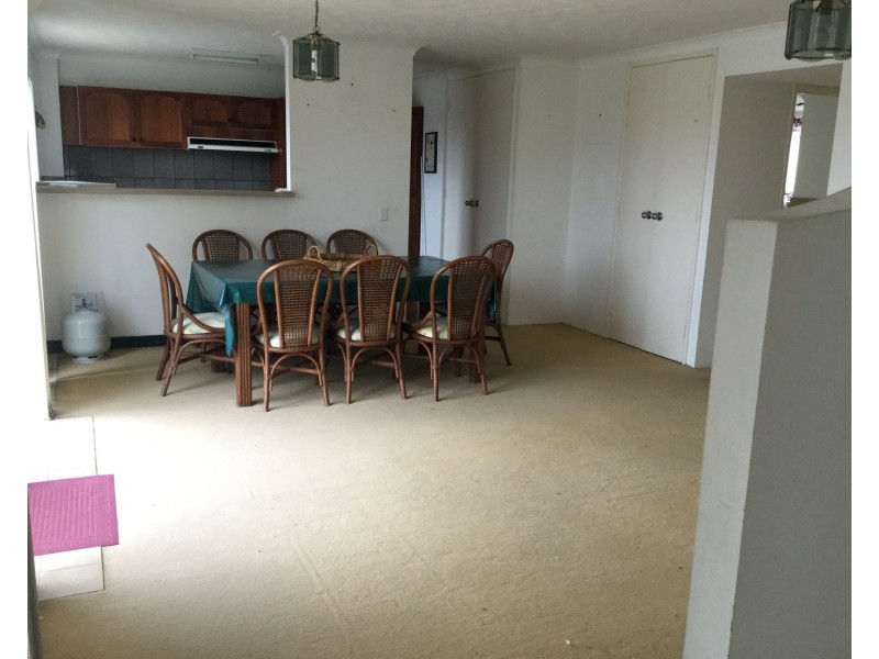 8/268 stanhill Drive, Chevron Island QLD 4217