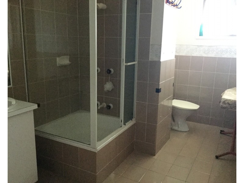 8/268 stanhill Drive, Chevron Island QLD 4217