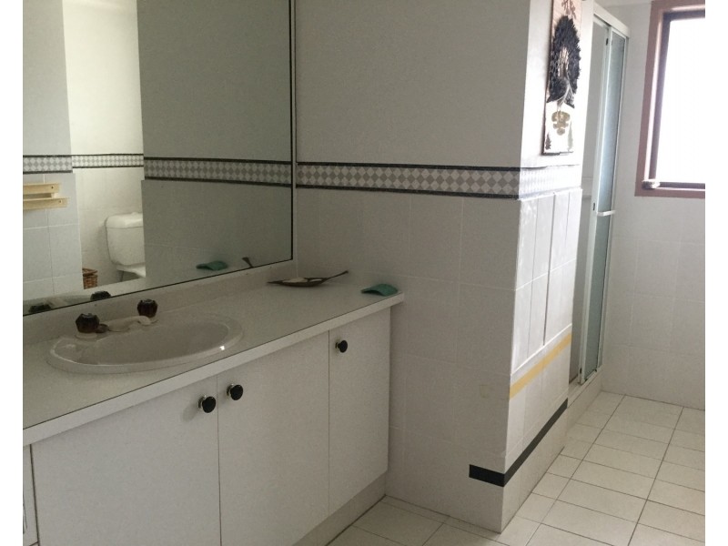 8/268 stanhill Drive, Chevron Island QLD 4217