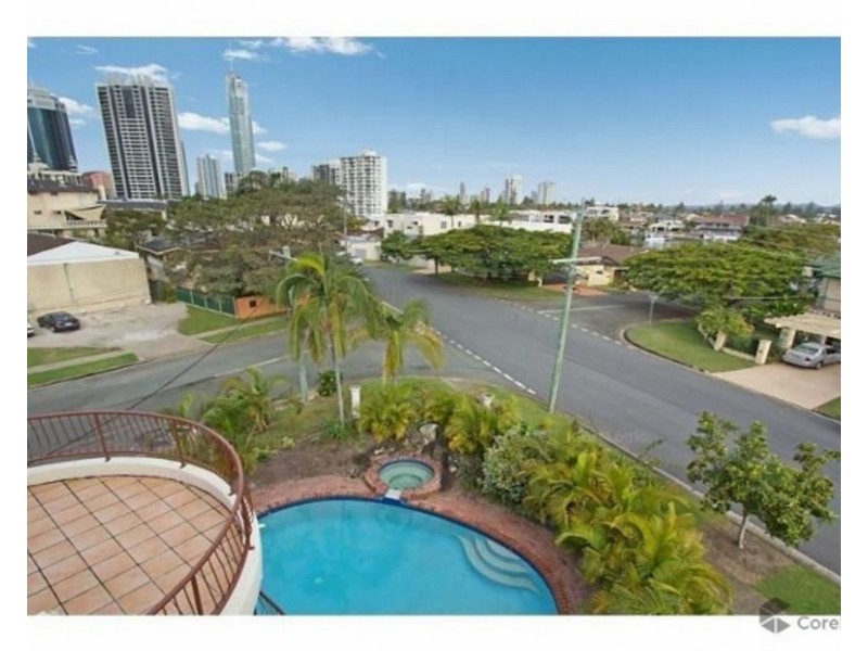 8/268 stanhill Drive, Chevron Island QLD 4217