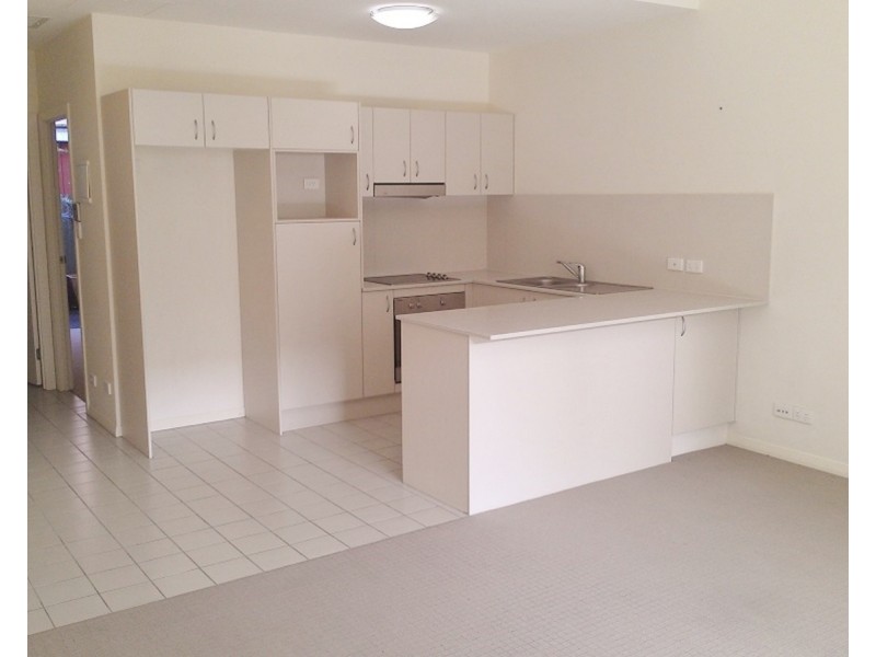 6 Rose Street, Southport QLD 4215