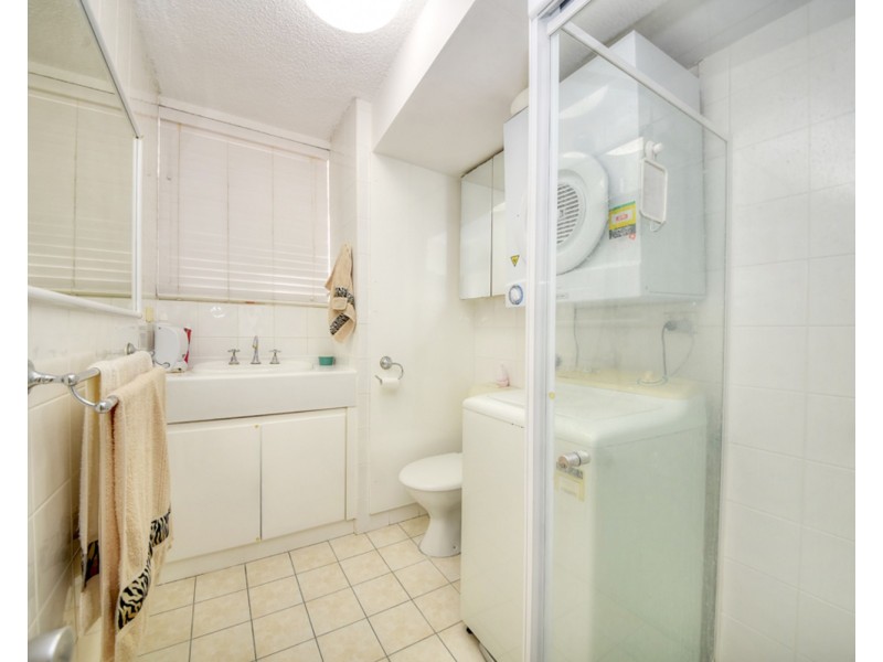 33/64 The Esplanade, Surfers Paradise QLD 4217