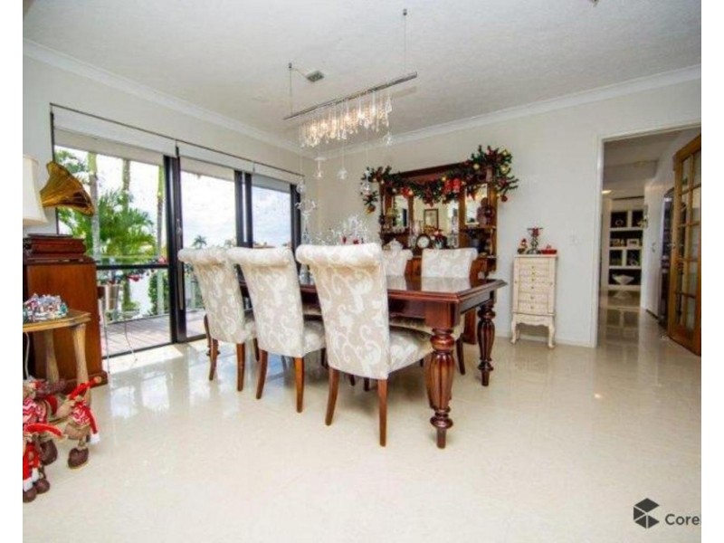 6 Mercedes Place, Bundall QLD 4217