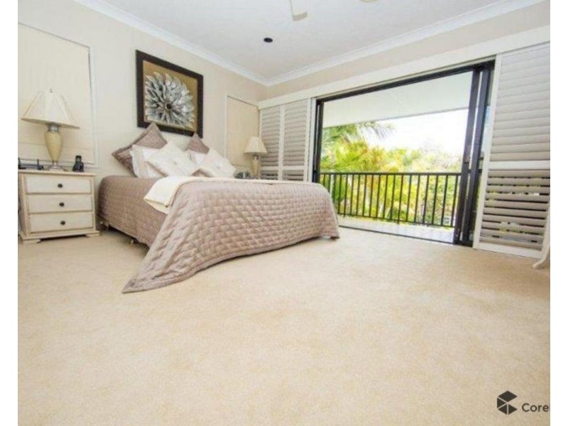 6 Mercedes Place, Bundall QLD 4217