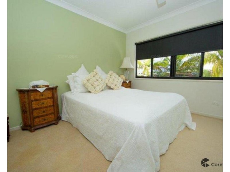 6 Mercedes Place, Bundall QLD 4217