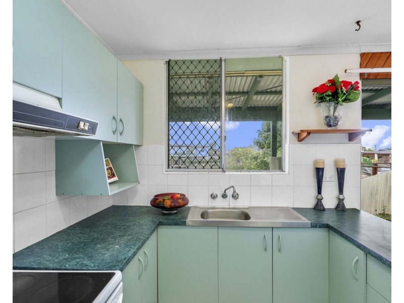 2/2 Carmel Court, Broadbeach Waters QLD 4218