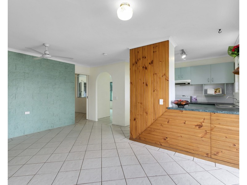 2/2 Carmel Court, Broadbeach Waters QLD 4218