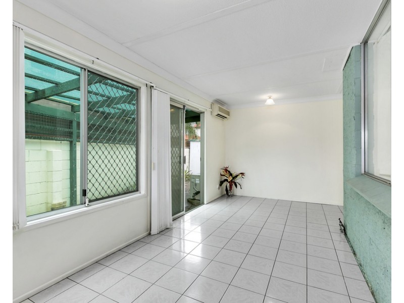 2/2 Carmel Court, Broadbeach Waters QLD 4218