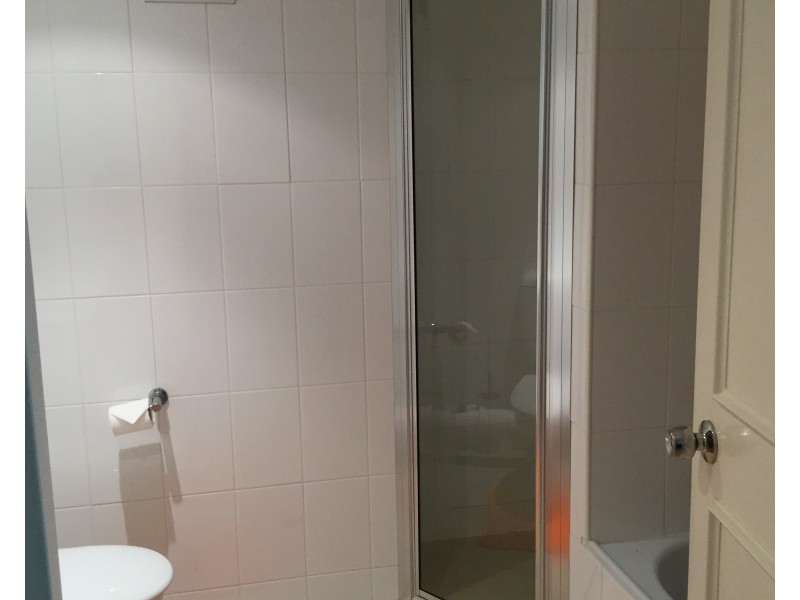 “Silverton”/2940 Gold Coast Highway, Surfers Paradise QLD 4217