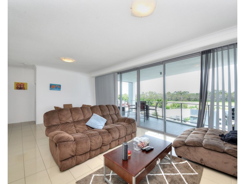 Zephyr/15 Compass Drive, Biggera Waters QLD 4216