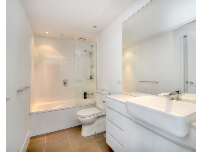 Zephyr/15 Compass Drive, Biggera Waters QLD 4216