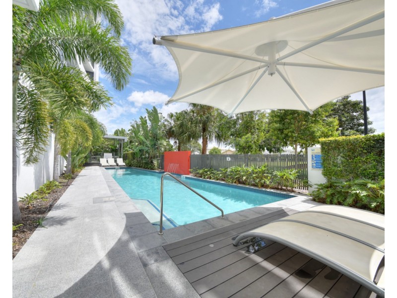Zephyr/15 Compass Drive, Biggera Waters QLD 4216