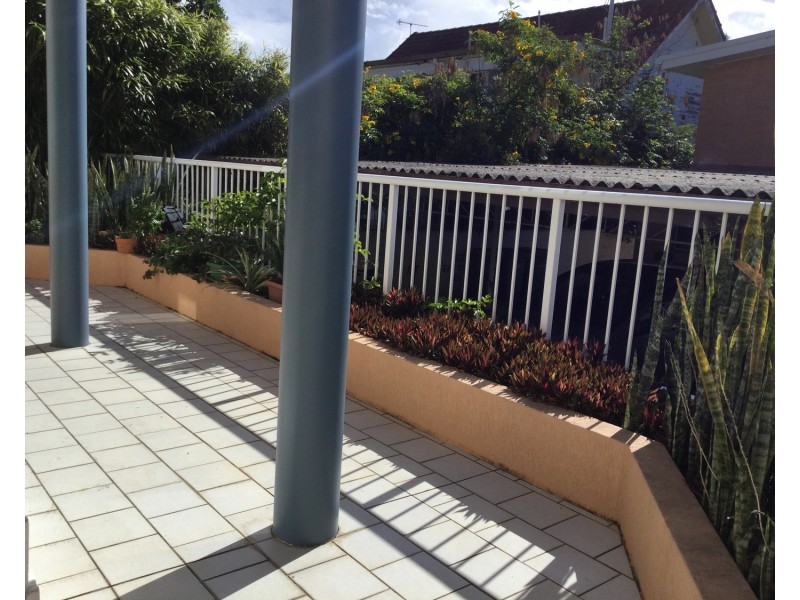 5/14 Darrambal Street, Chevron Island QLD 4217