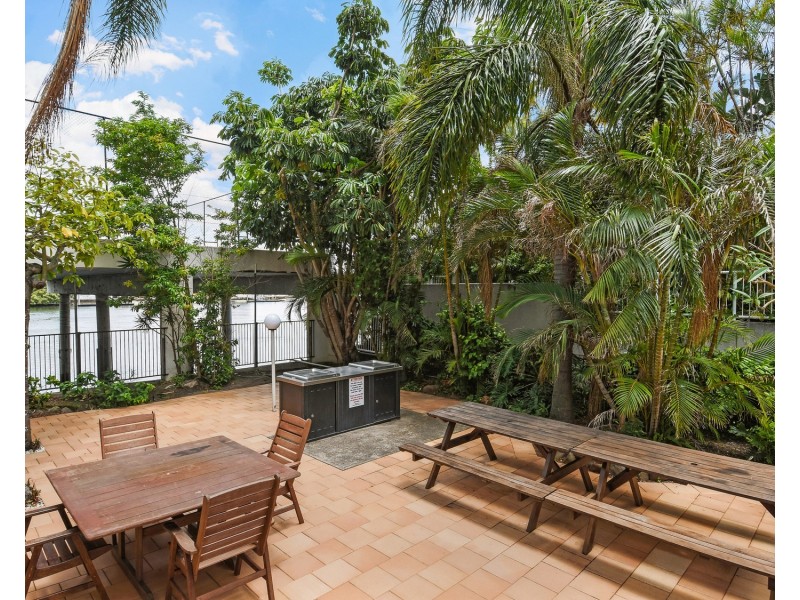 5A/2 Riverview Parade, Surfers Paradise QLD 4217