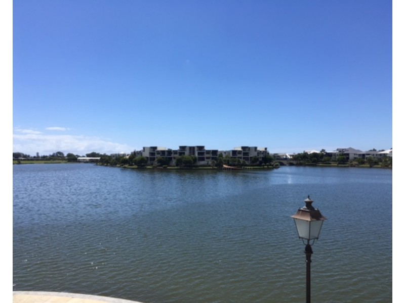 “Emerald Lakes”/3028 The Boulevarde, Carrara QLD 4211